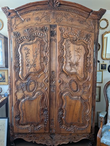 Somptueuse armoire provençale - somptueuse,