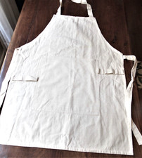 TABLIER SUR BELLE TOILE ECRUE A  POCHE POUR LE JARDIN ET BARBECUE SUPER PRIX 