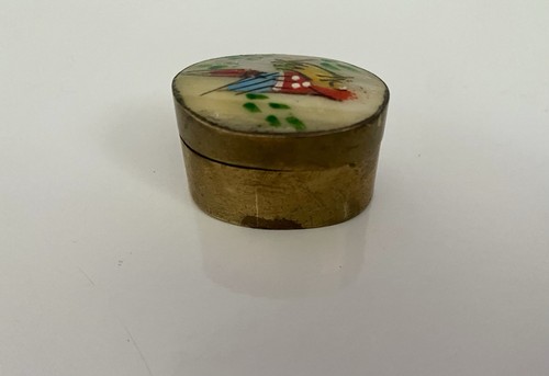 Ancienne petite boîte - ancienne,