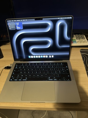 Apple macbook pro - pro, 14,2"