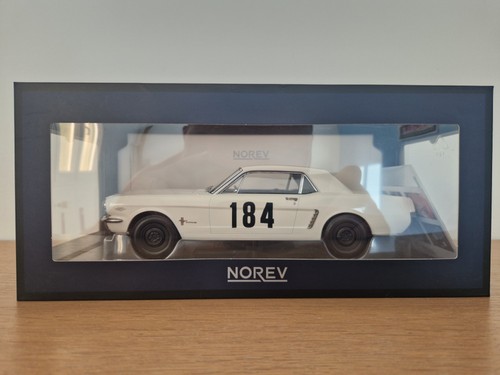 1 18 ford mustang - 1/18,