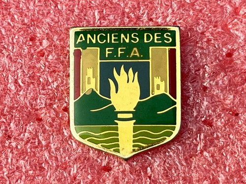 T04 pins militaire ancien des - t04,