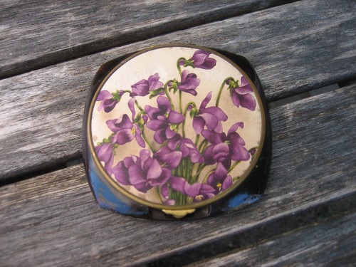Ancien poudrier poche en - de,