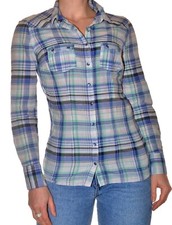 chemisier bleu et vert clair