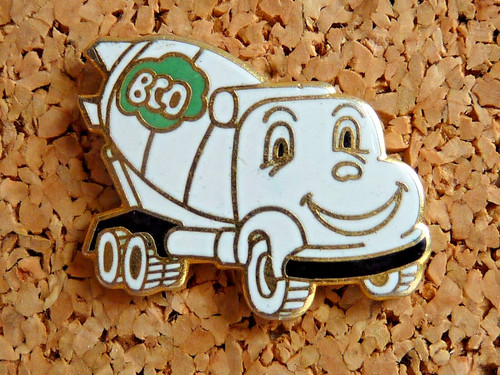 Pin pins badge automobile - pin's,