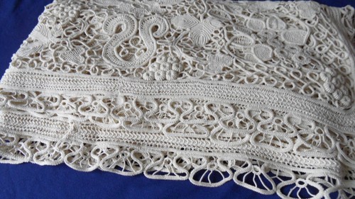 Tapis table macrame main - table,