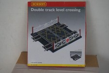 A1) HORNBY DOUBLE TRACK CROSSING PASSAGE À NIVEAU   ÉTAT NEUF REF: R636  OO HO