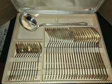 UNE MENAGERE 37 PIECES METAL ARGENTE - Ste P 84 GRS