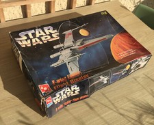 X-Wing Fighter Flight Display Star Wars AMT/ERTL 8788