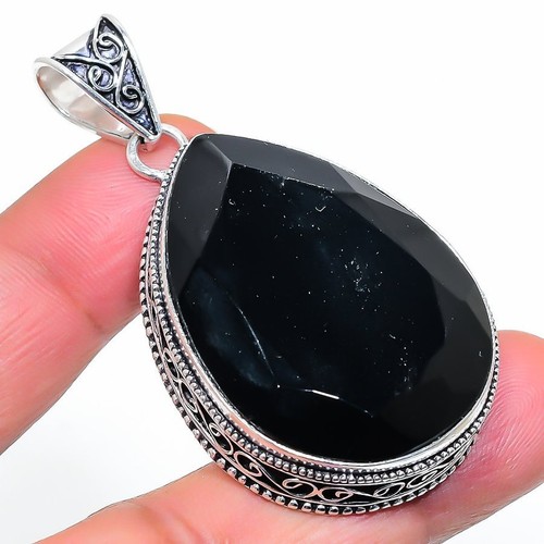 Pendentif ancien pierre