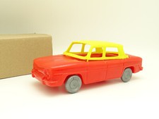 Jouet Bazar Plastique Souple 1/20 - Renault 8 Rouge et Jaune