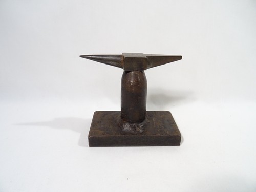 Ancienne petite enclume - ancienne,