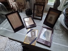 lot de petits cadres porte