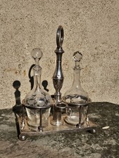 Huilier Vinaigrier en Métal Argenté Flacons en Verre Gravé - Art de la Table