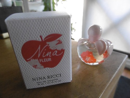 Nina fleur - eau, de