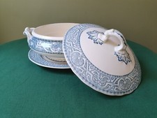 Faïence CREIL & MONTEREAU Terre de Fer "Henri II"  XIX ème Légumier sur Assiette