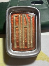 FIAT ancien sigle insigne monogramme logo badge emblème écusson en plastique 