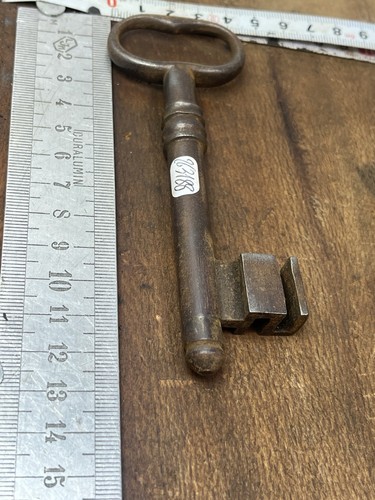 Ancienne grande clé fer - clé,