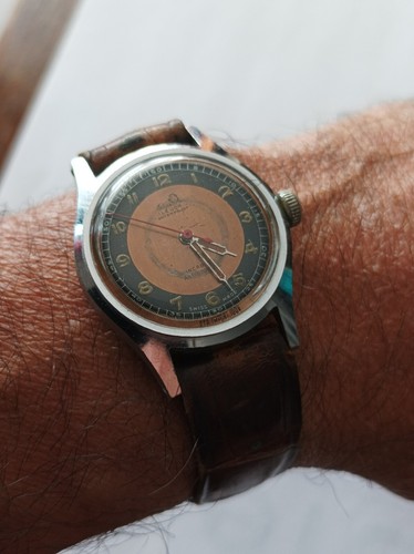 Rare montre lejon - rare,