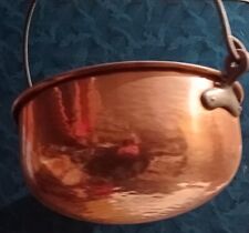 chaudron en cuivre et crémaillère