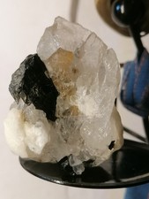 Tourmaline noire sur - tourmaline,