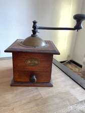 Ancien moulin à café Peugeot