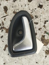 Poignee interieur arriere droit RENAULT CLIO 2 PHASE 2 7700423887