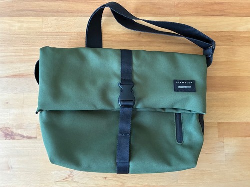 Crumpler flock of horrror - crumpler,