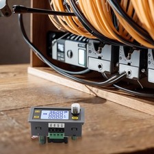 Module d'alimentation DC variable pour applications électroniques et solaires