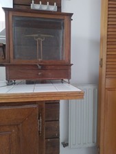 ancienne balance de pharmacie