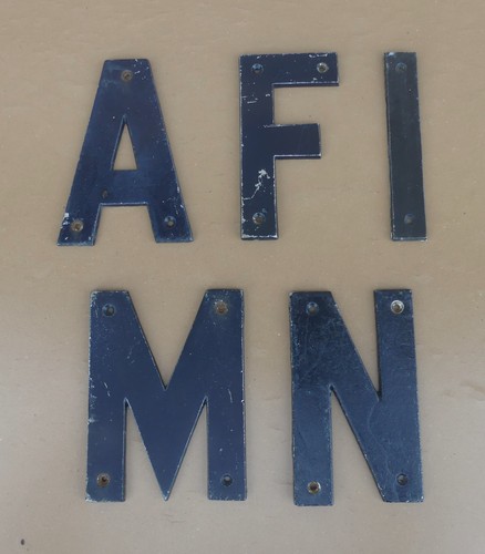 Ancienne lettre enseigne f - lettre,
