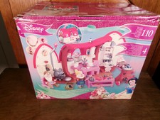 Disney princess Maison de Blanche Neige Atelier de joaillerie des 7 Nains Simba