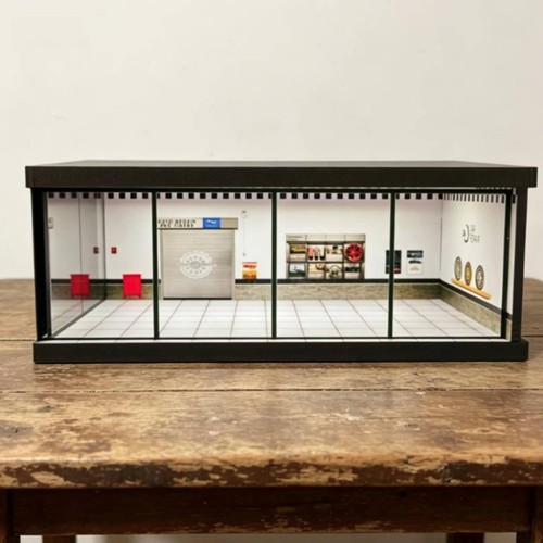 Vitrine modèle réduit - modèle,