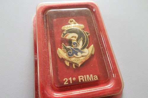 Broche militaire armée