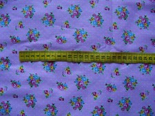 COUPON DE TISSU COTON FLEURI FOND ROSE ET PLUMETIS- 80 cm x 150 cm  - TIS 111