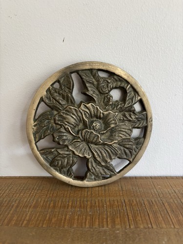 Ancien dessous plat en - dessous,