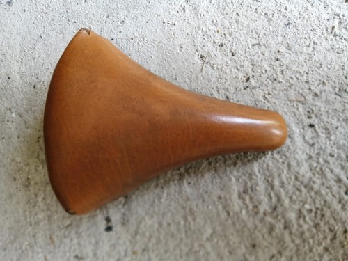 Une ancienne selle - ancienne, velo
