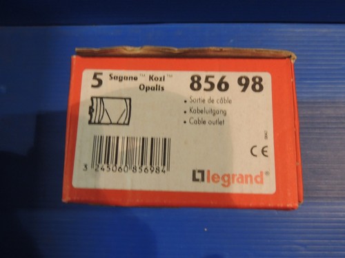 Enjoliveur sagane sortie de - sortie,