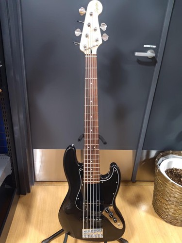 Guitare basse électrique