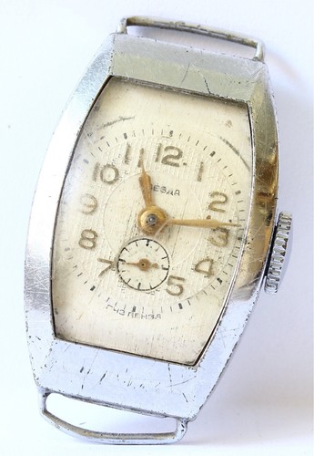 Montre mécanique ancienne - , le