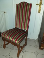 4 chaises en tissus de couleurs vert et rouge avec pied en bois 