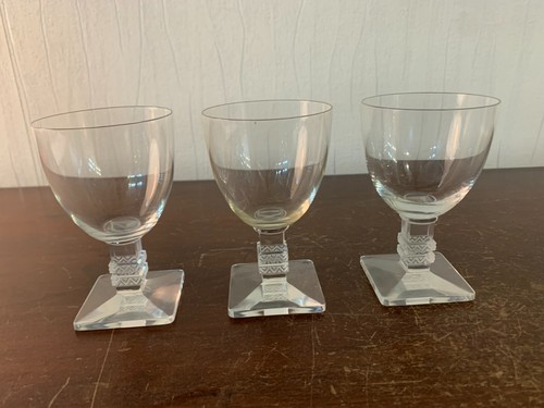 Verres vin blanc modèle - verres, a