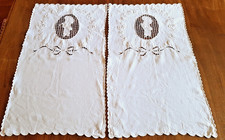 Paire de Rideaux début XXe en coton brodé - 80 cm x 47 cm x (2 )