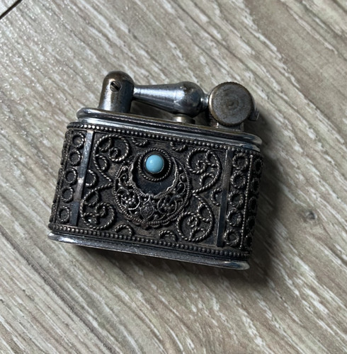 Ancien petit briquet - petit, métal