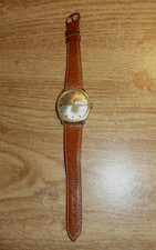 MONTRE DE VILLE DE MARQUE ELVIA 17 RUBIS AVEC JOUR ET DATE PLAQUÉ OR