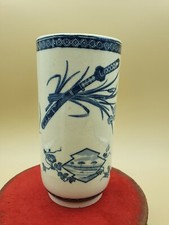 Gien  rare vase rouleau Motif  asiatique medaille d Or 1875 Hauteur 16 cm L 8 cm