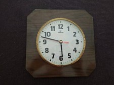 Lot De 2 Pendules Formica Vedette JAZ