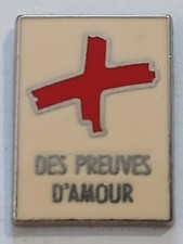 pins croix rouge