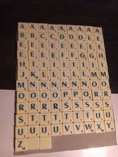 Lettres de scrabble (102) COMPLET( Chacun a son mot à dire). Et LUXE. VERT. 100