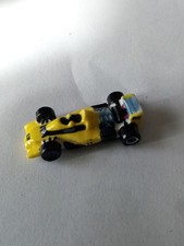 Fève Voiture De Sports Renault Jaune 